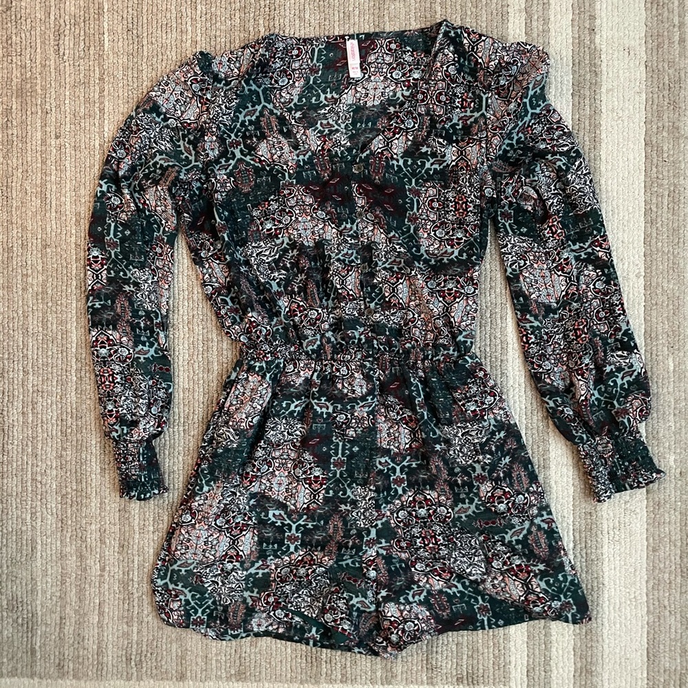 Xhilaration Long sleeve Romper